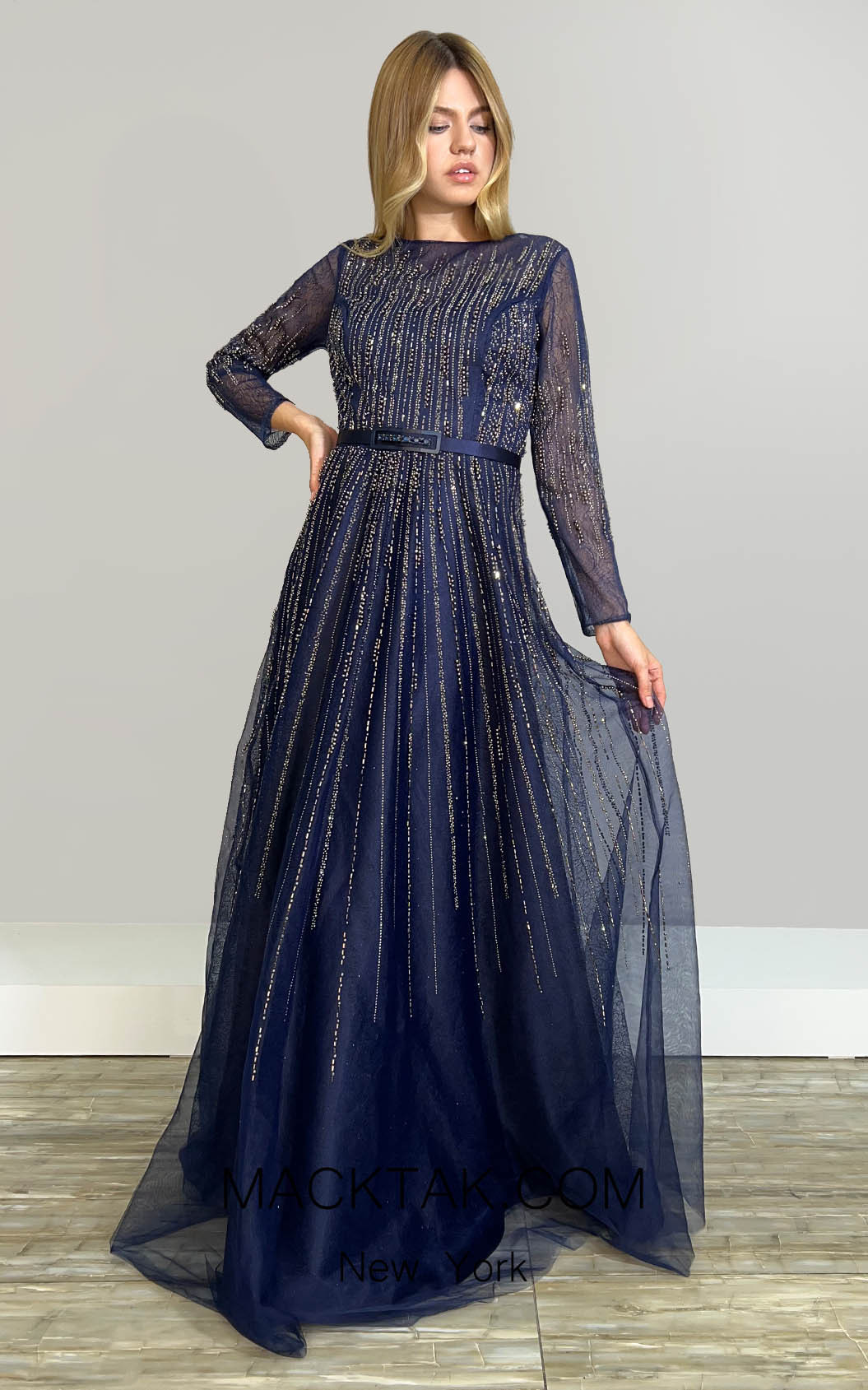 MackTak Collection 4511 Dress with adjustable belt